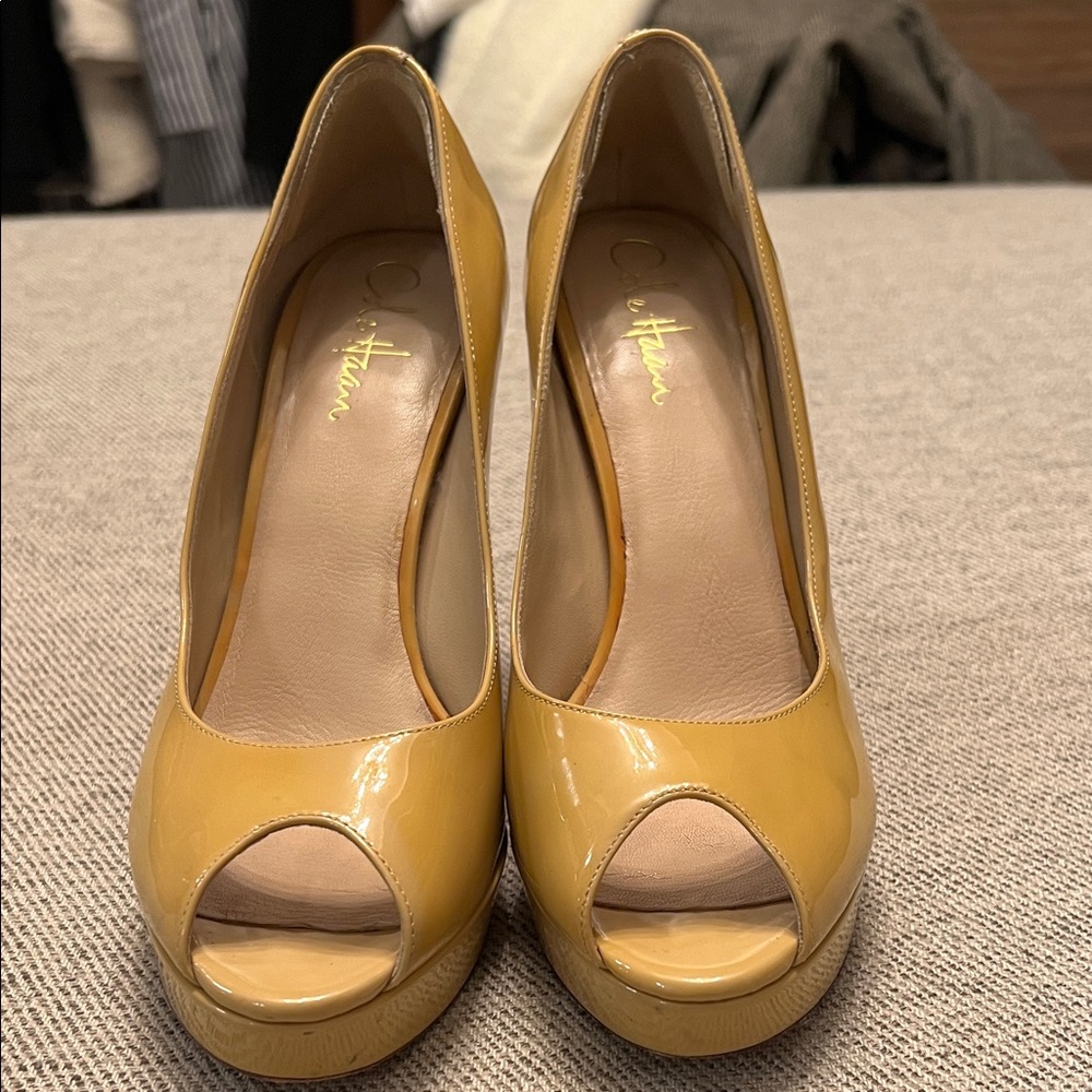 Cole Hann x Nike Air Yellow Patent Peep-Toe Platform Heels - Picture 7 of 16